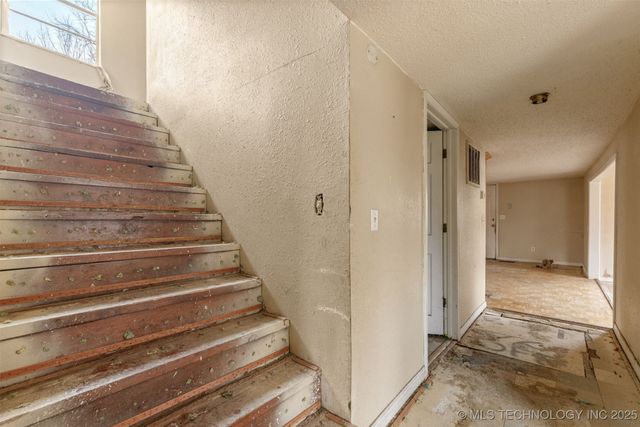 207 S Bixby Street, Coweta, OK 74429