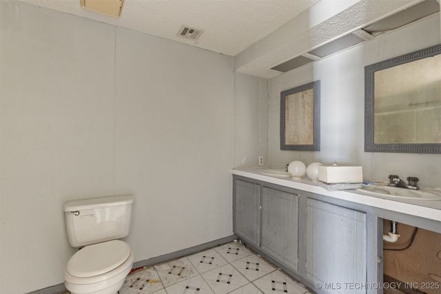 207 S Bixby Street, Coweta, OK 74429