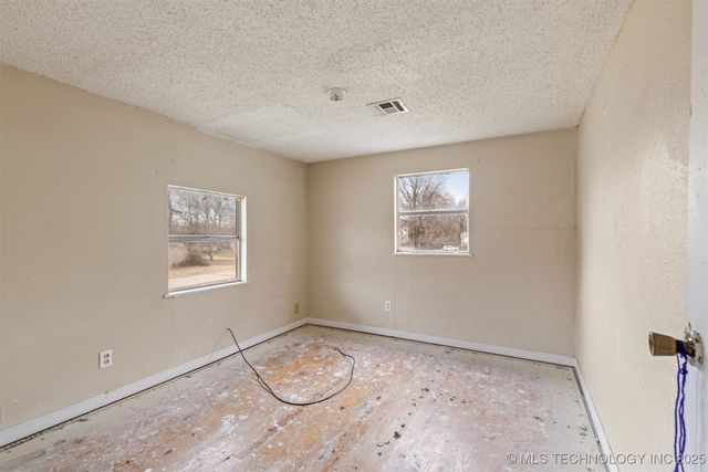 207 S Bixby Street, Coweta, OK 74429