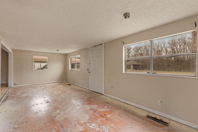 207 S Bixby Street, Coweta, OK 74429