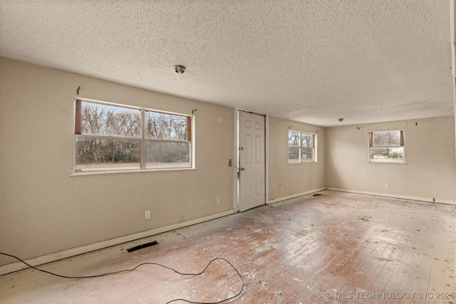 207 S Bixby Street, Coweta, OK 74429