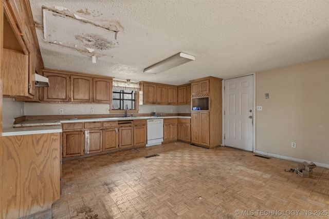 207 S Bixby Street, Coweta, OK 74429