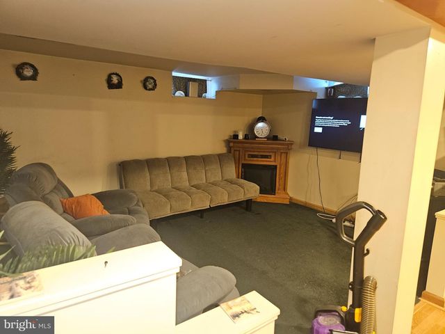 26 LOIS LN, Mount Holly, NJ 08060