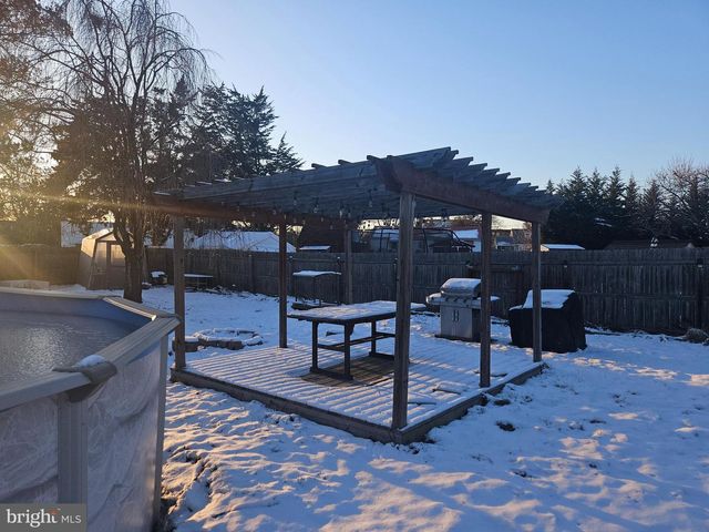 26 LOIS LN, Mount Holly, NJ 08060