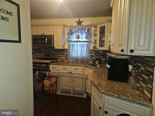 26 LOIS LN, Mount Holly, NJ 08060