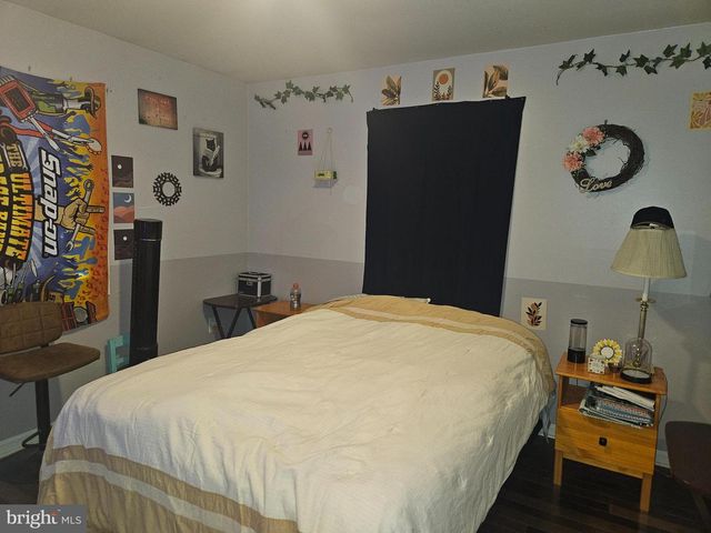 26 LOIS LN, Mount Holly, NJ 08060