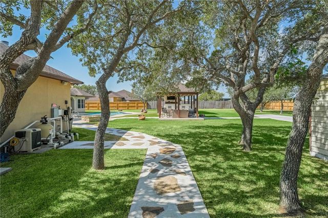 1502 Westridge Blvd, Corpus Christi, TX 78418