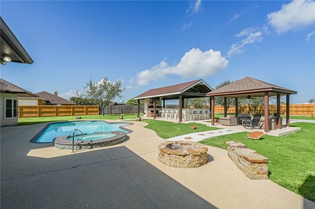 1502 Westridge Blvd, Corpus Christi, TX 78418