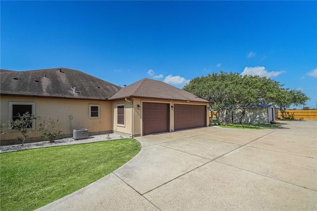 1502 Westridge Blvd, Corpus Christi, TX 78418