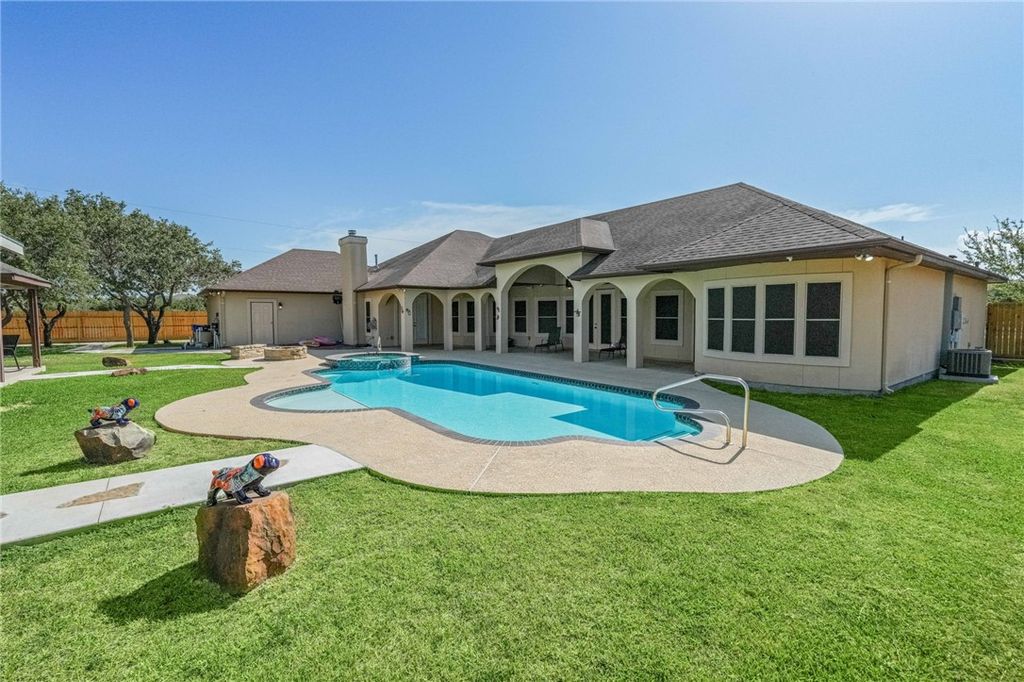 1502 Westridge Blvd, Corpus Christi, TX 78418 — photo 2