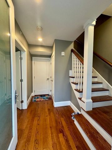 198 California St 3, Newton, MA 02458