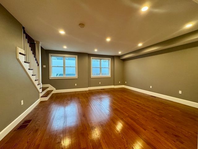 198 California St 3, Newton, MA 02458