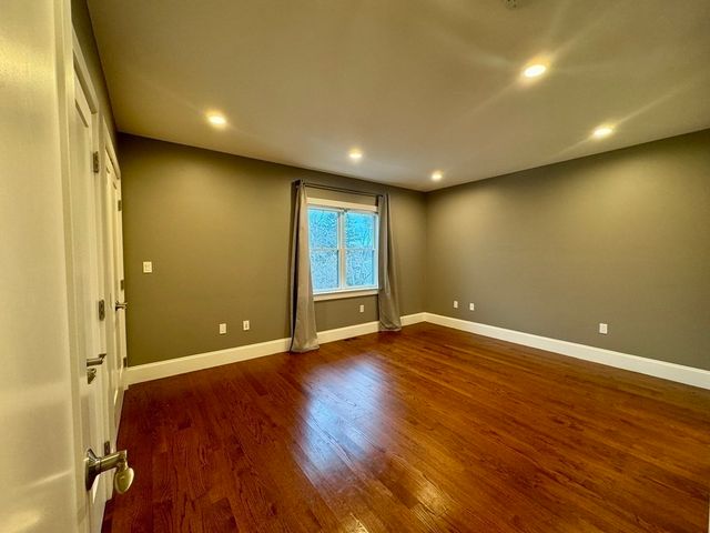 198 California St 3, Newton, MA 02458