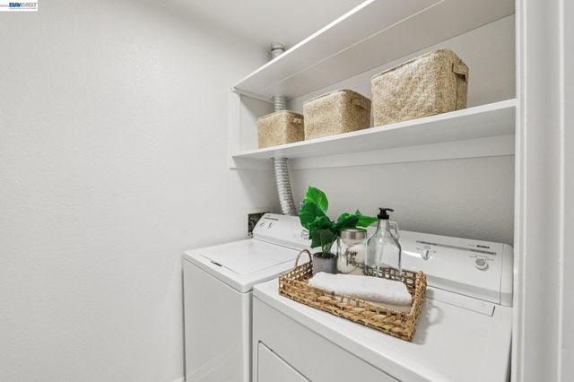 630 Canyon Oaks Drive D, Oakland, CA 94605