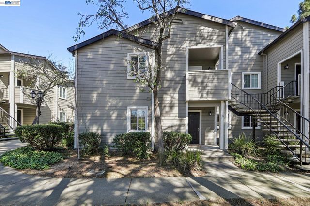 630 Canyon Oaks Drive D, Oakland, CA 94605