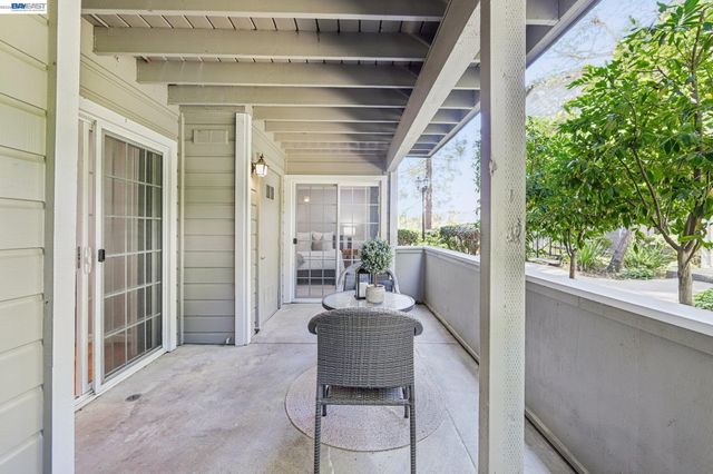 630 Canyon Oaks Drive D, Oakland, CA 94605