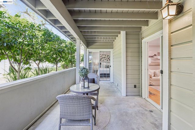 630 Canyon Oaks Drive D, Oakland, CA 94605