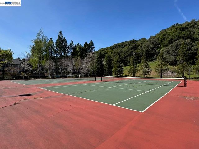 630 Canyon Oaks Drive D, Oakland, CA 94605