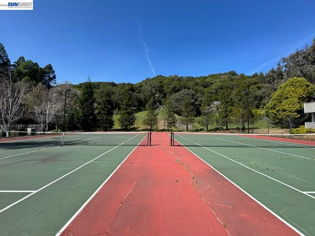 630 Canyon Oaks Drive D, Oakland, CA 94605