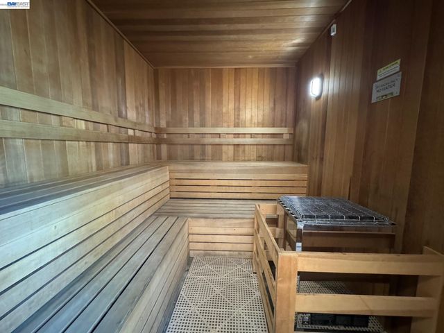 630 Canyon Oaks Drive D, Oakland, CA 94605