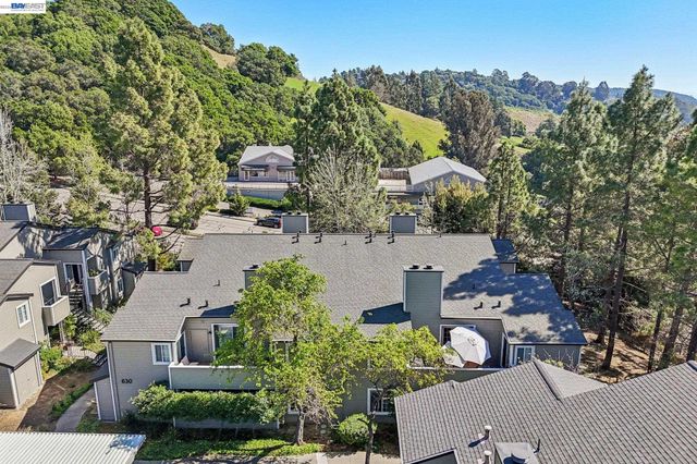 630 Canyon Oaks Drive D, Oakland, CA 94605