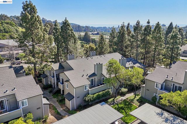 630 Canyon Oaks Drive D, Oakland, CA 94605
