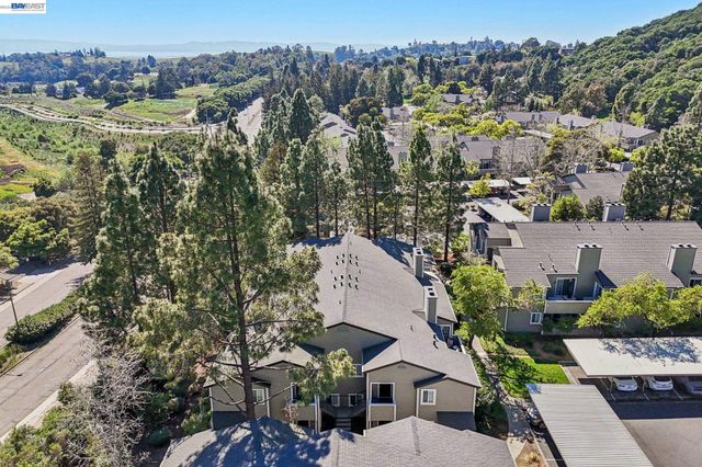 630 Canyon Oaks Drive D, Oakland, CA 94605