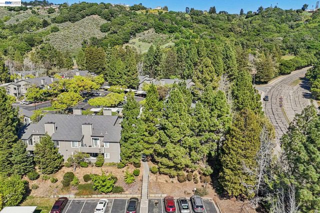 630 Canyon Oaks Drive D, Oakland, CA 94605