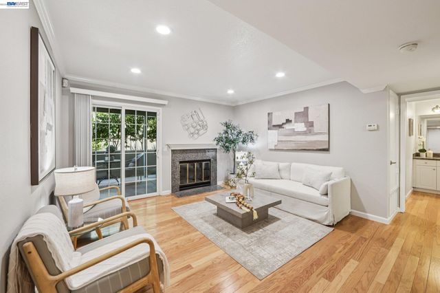 630 Canyon Oaks Drive D, Oakland, CA 94605