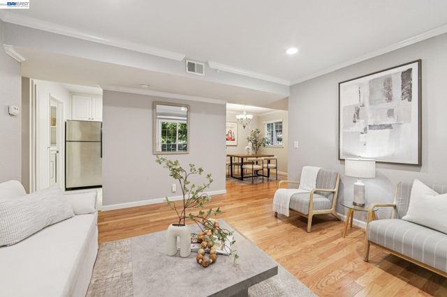 630 Canyon Oaks Drive D, Oakland, CA 94605