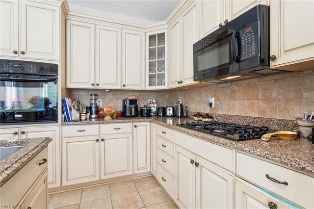 8748 Adams DR, Suffolk, VA 23433