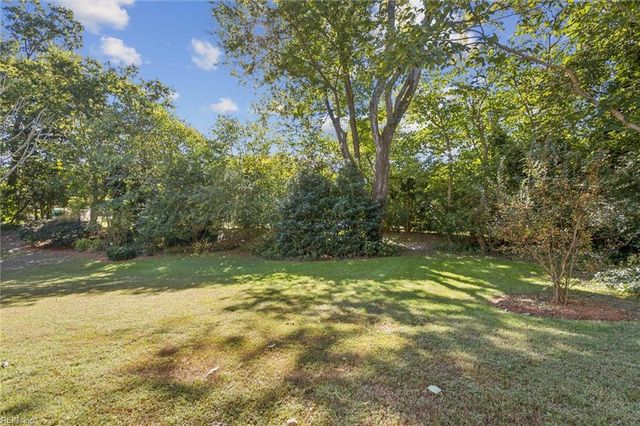 8748 Adams DR, Suffolk, VA 23433