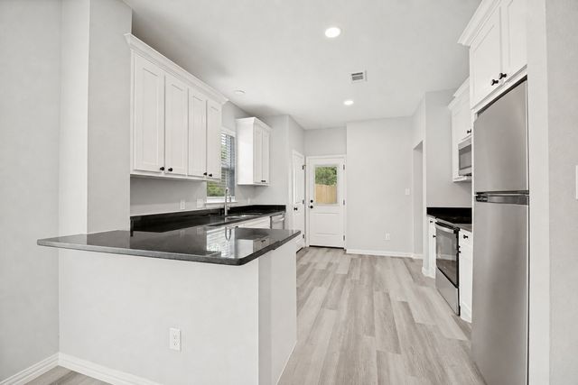 1014 E Pecan Street, Sherman, TX 75090