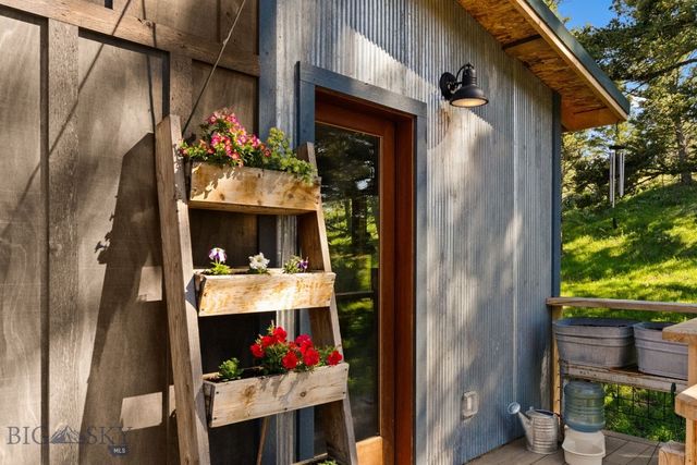 590 Middle Skunk Creek, Bozeman, MT 59715