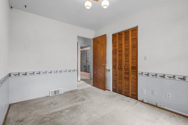 1742 N DOUGLAS STREET, Appleton, WI 54914