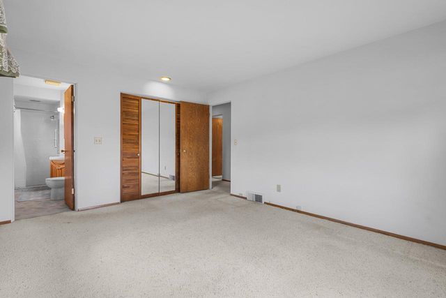 1742 N DOUGLAS STREET, Appleton, WI 54914