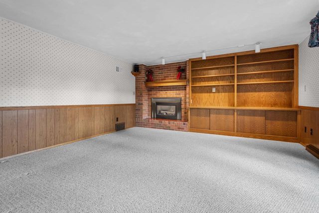 1742 N DOUGLAS STREET, Appleton, WI 54914