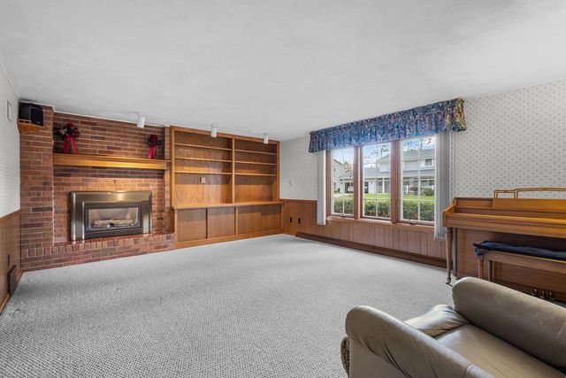 1742 N DOUGLAS STREET, Appleton, WI 54914