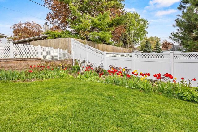 1742 N DOUGLAS STREET, Appleton, WI 54914