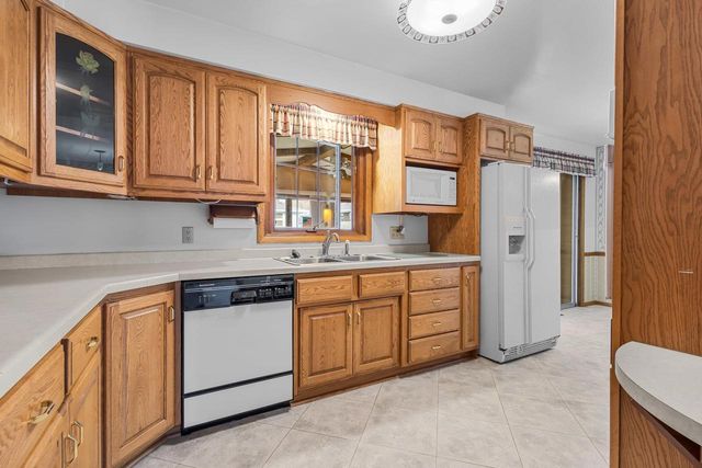 1742 N DOUGLAS STREET, Appleton, WI 54914