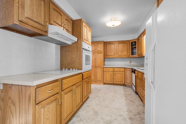 1742 N DOUGLAS STREET, Appleton, WI 54914