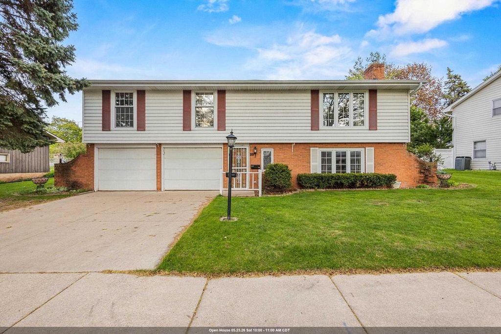 1742 N DOUGLAS STREET, Appleton, WI 54914