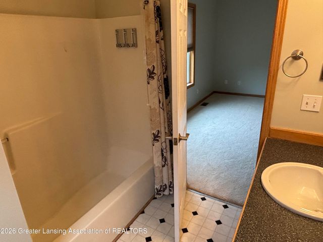 2669 Halyard Drive, Lansing, MI 48911