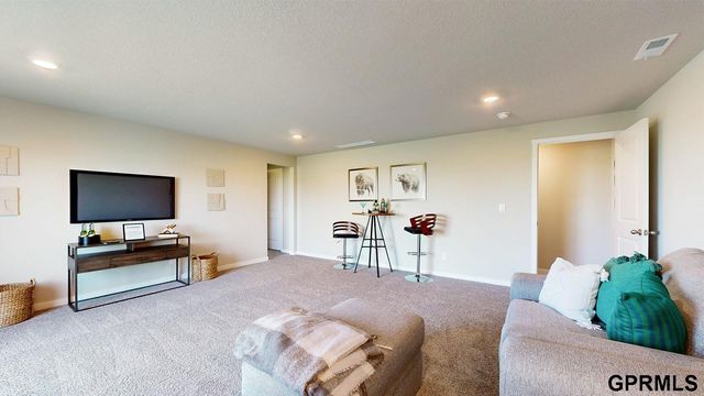 8702 S 185th Street, Omaha, NE 68136