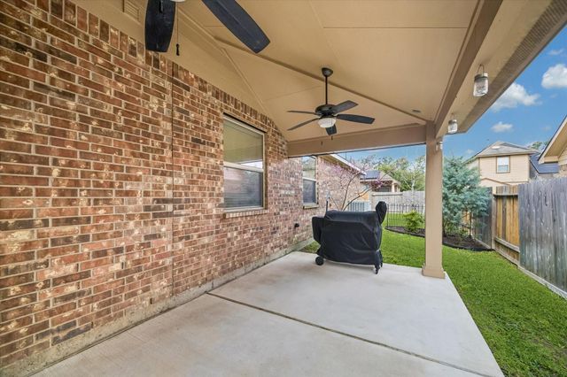 6723 Hunters Way Lane, Baytown, TX 77521