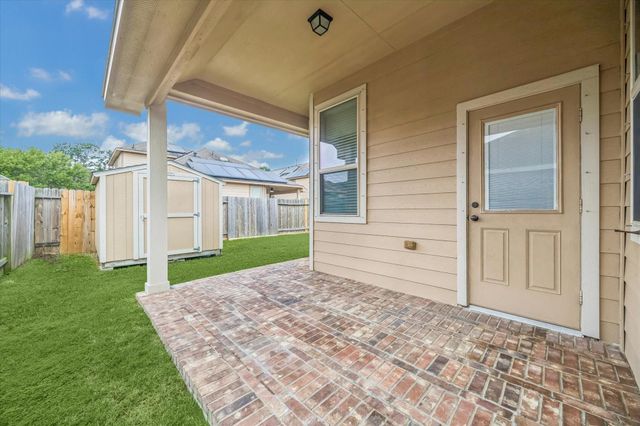 6723 Hunters Way Lane, Baytown, TX 77521