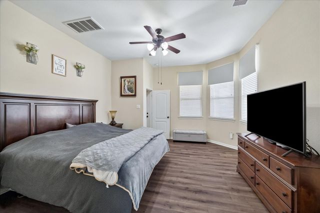 6723 Hunters Way Lane, Baytown, TX 77521