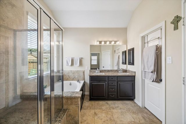 6723 Hunters Way Lane, Baytown, TX 77521