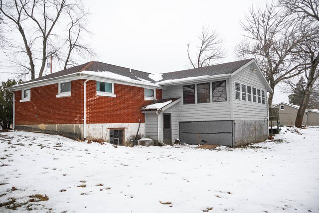 1707 E Glendale Boulevard, Valparaiso, IN 46383