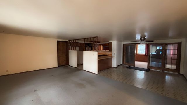 1707 E Glendale Boulevard, Valparaiso, IN 46383